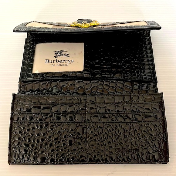 BURBERRY’S OF LONDON. Check Bifold Luxury Vintage Wallet. Patent Leather inside - Picture 4 of 11